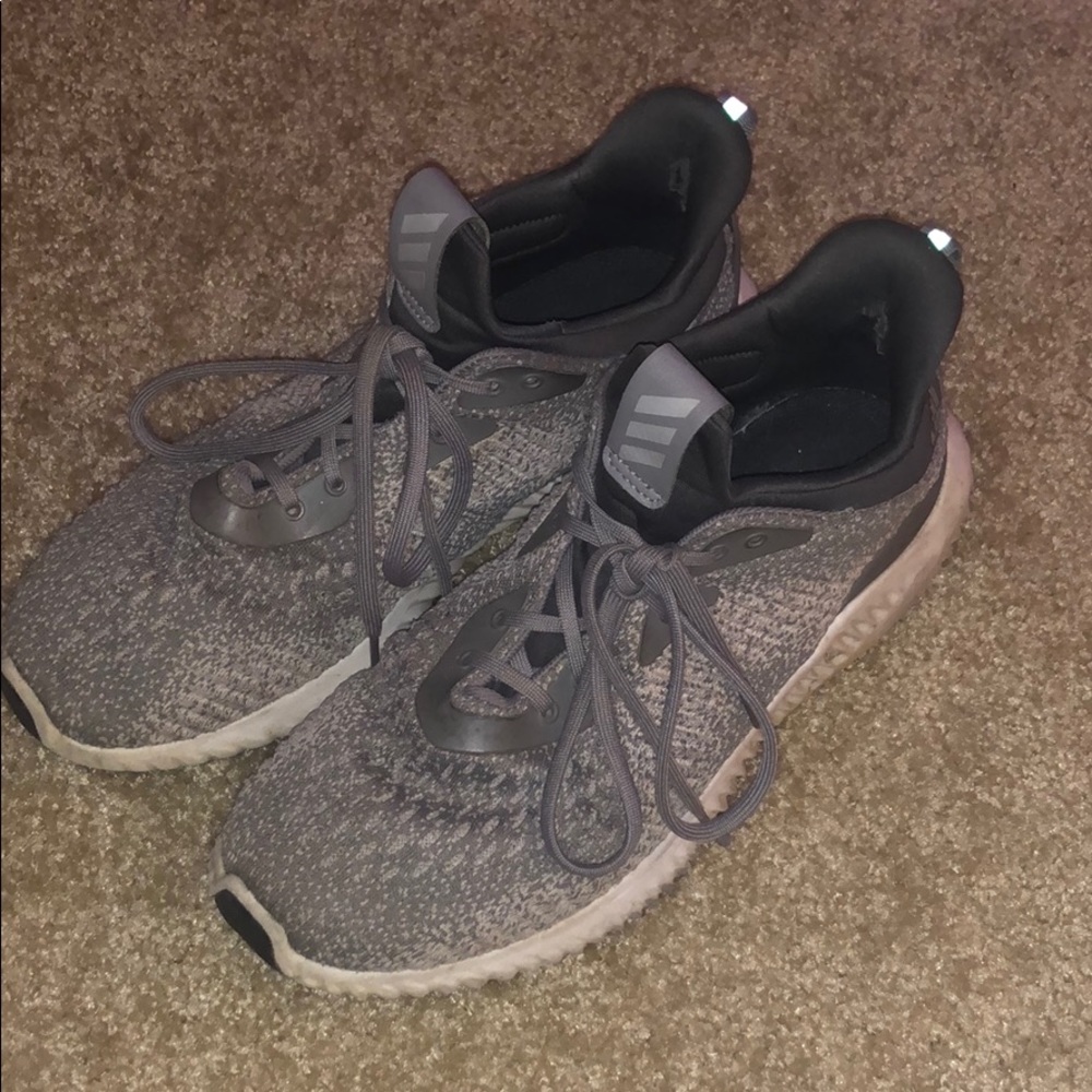 Adidas alpha bounce sneakers 8.5